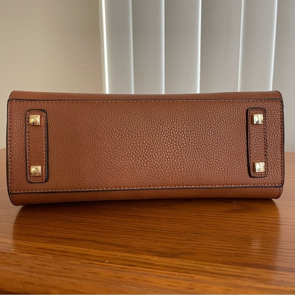 Simply Noelle Brown Faux Leather Shoulder/Crossbody Bag - Picture 6 of 16